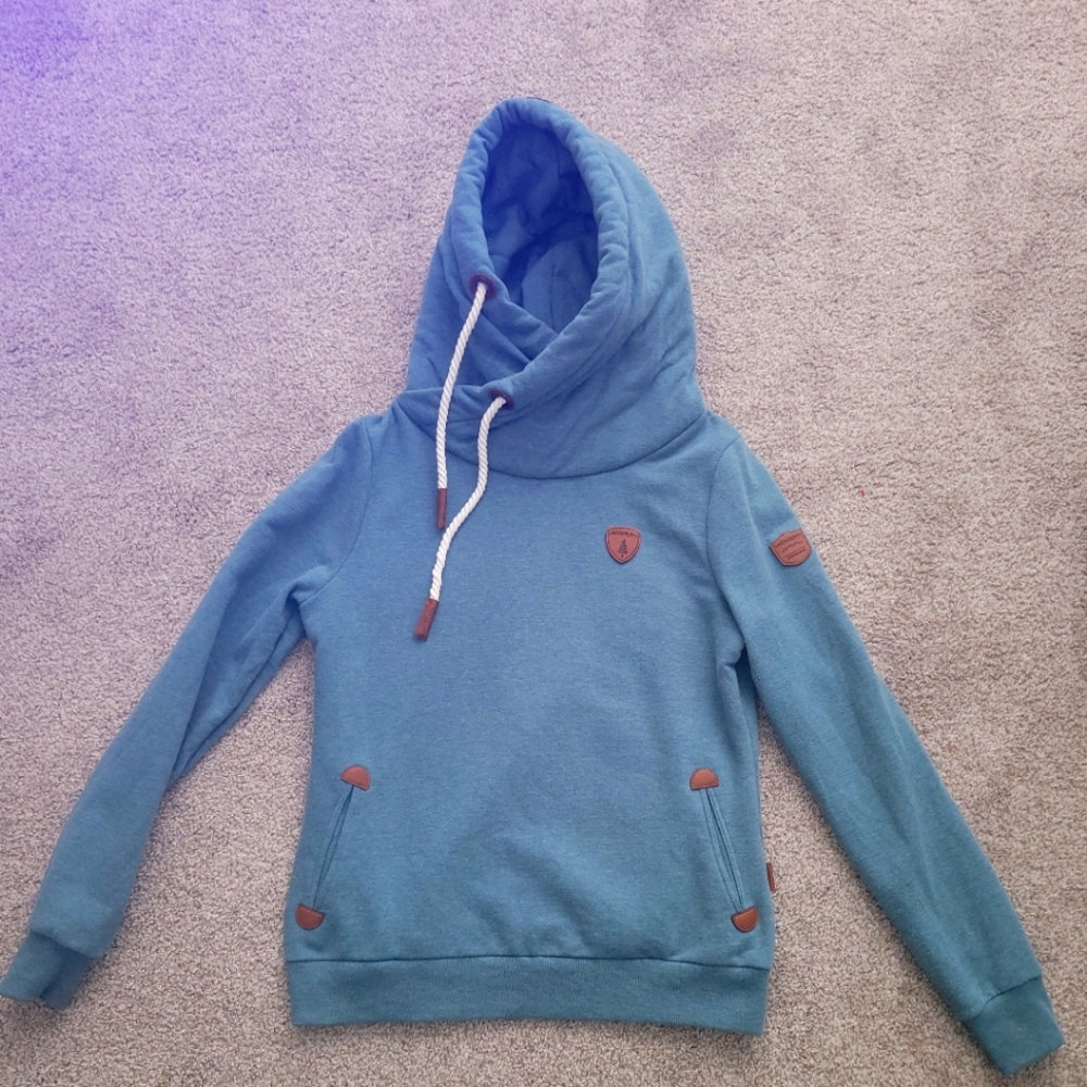 Wanakome Artemis Hooded Sweatshirt Teal in color, size large. Like new!